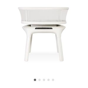 4Moms MamaRoo Sleep Bassinet With Basket Storage please read Description